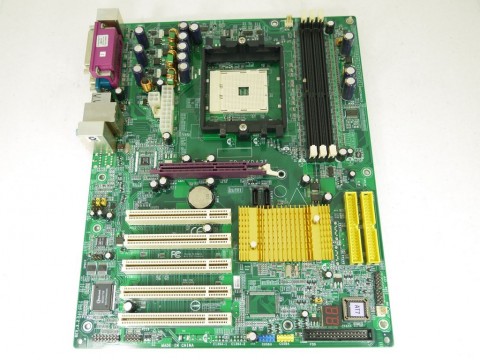 Мат. Плата под AMD Socket 754/Epox EP-8KDA3I/DDR/AGP 8X/SVGA/2xSATA/ATX