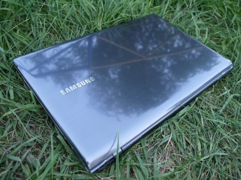 Ноутбук Samsung NP355V5C/AMD A6-4400M/AMD Radeon HD 7600M/HDD 750Гб/4Gb DDR3, с З/У