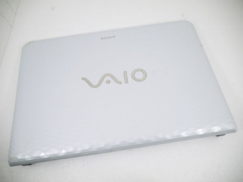 Крышка экрана матрицы от Sony Vaio PCG-61B11V (VPCEK3S1R), с трещиной