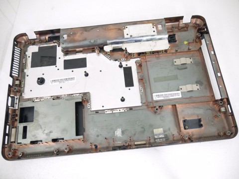 Нижняя часть корпуса (поддон) от Lenovo G550 (AP07W000G), б/у