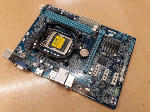 Мат. Плата под Intel LGA 1155/GigaByte GA-H61M-DS2H r 2.1/PCI-E/LAN/4*SATA/2*DDR3/mATX