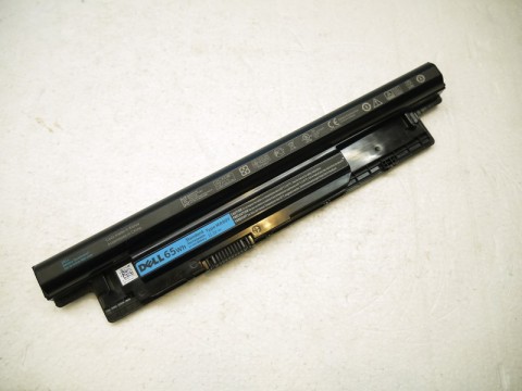 Батарея для ноутбука Dell Inspiron 15-3537, 5537 (04DMNG) 11.1V 5700mAh/ MR90Y (не проверенная), б/у